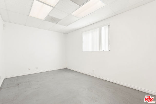 Image 10 of 37 For 3265 59th Street