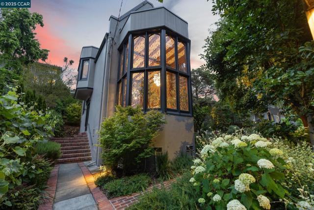 91 Tunnel Rd, Berkeley CA: https://media.crmls.org/mediaz/bf51f1d5-2c41-49b1-bd9a-f1375762a1a8.jpg