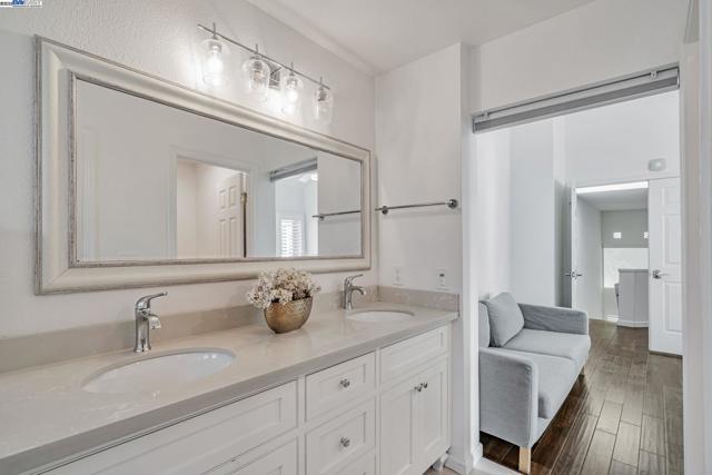 6192 Lakeview Cir, San Ramon CA: https://media.crmls.org/mediaz/bf52614a-22c8-42c3-84e7-a326712f36cd.jpg