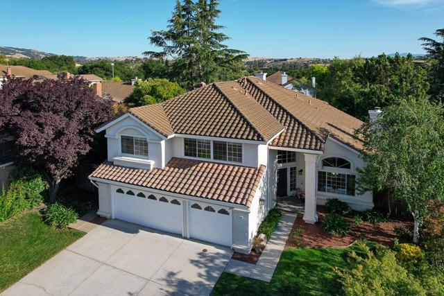 3239 Pinot Blanc Way, San Jose CA: https://media.crmls.org/mediaz/bf528e01-7ad9-4e77-862c-50da72f88d1b.jpg