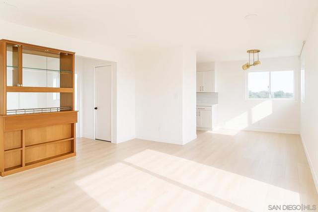 5139 Hilda Rd, San Diego CA: https://media.crmls.org/mediaz/bf52ba37-652c-496a-b560-7dc51ba8565d.jpg