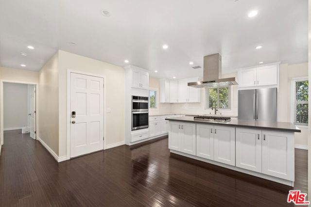 4401 W 58th Place, Los Angeles CA: https://media.crmls.org/mediaz/bf54c32e-b93c-45de-88bc-b672d390ca59.jpg