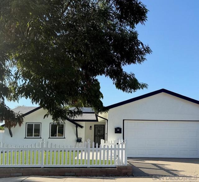 4838 Mount Saint Helens Dr, San Diego CA: https://media.crmls.org/mediaz/bf54f642-afa8-48d8-bf9c-b3c860386475.jpg