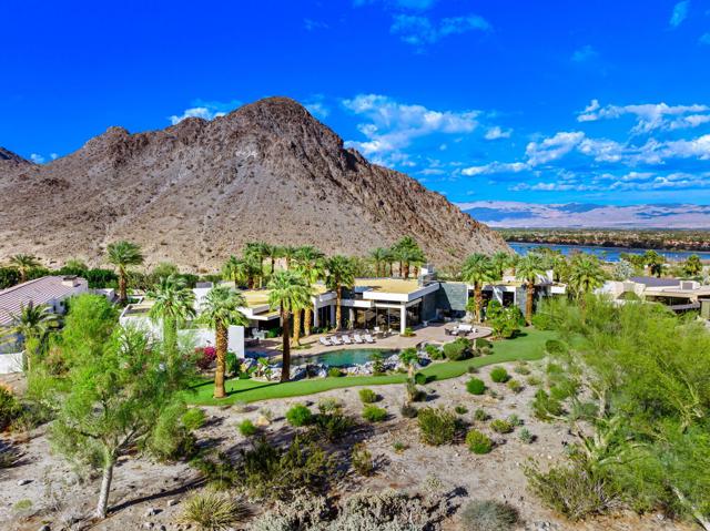 79235 Tom Fazio N Lane, La Quinta CA: https://media.crmls.org/mediaz/bf55263b-01b4-4443-8b4f-65699704dc69.jpg