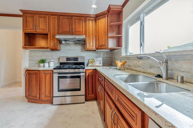 18 Queen Anne Court, Millbrae CA: https://media.crmls.org/mediaz/bf56d5db-1f2c-4ae4-ac3a-111819f8cac3.jpg