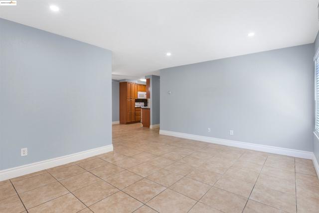 56 Amelia Way, Pittsburg CA: https://media.crmls.org/mediaz/bf5743f0-d9c1-41f3-8b20-1657b8db68dc.jpg