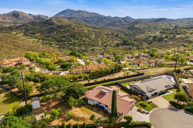 13837 Tam O Shanter Court, Poway CA: https://media.crmls.org/mediaz/bf57f299-288a-4379-a7eb-9078ef86d780.jpg