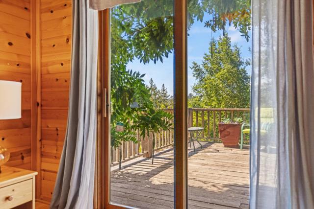 994 Laurel Grove Drive, Soquel CA: https://media.crmls.org/mediaz/bf58b3ca-b0bd-4e61-8b07-c47906f70f18.jpg