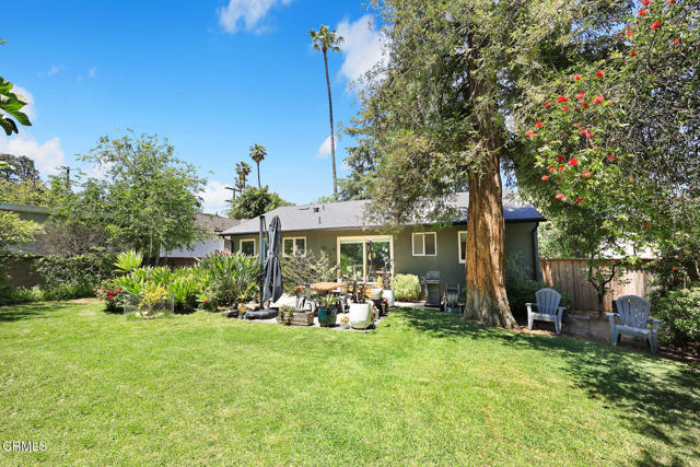10316 Newhome Avenue, Sunland CA: https://media.crmls.org/mediaz/bf59b3b3-1c66-42fc-9f08-866bdb5ba33c.jpg