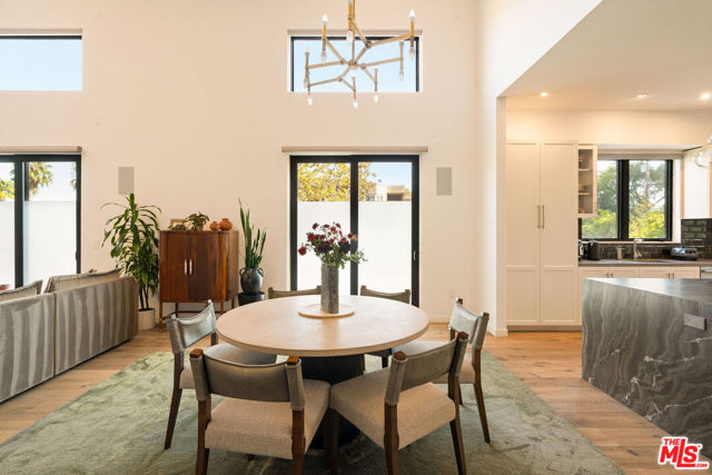 1333 Beverly Green Drive, Los Angeles CA: https://media.crmls.org/mediaz/bf59bcaf-4017-40d4-a7f1-7aa6bd06dbbc.jpg