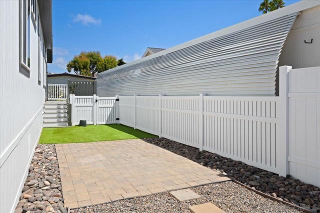 7207 Santa Barbara Street, Carlsbad CA: https://media.crmls.org/mediaz/bf5a49cb-ee43-446f-b405-d5ed79d92f55.jpg