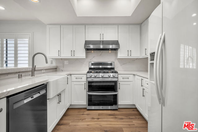 1655 Selby Avenue, Los Angeles CA: https://media.crmls.org/mediaz/bf5aa250-58a7-4bd3-9a10-e5ee419a84b5.jpg