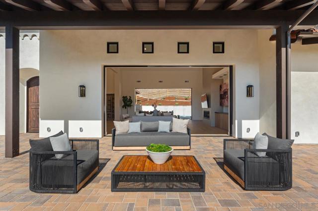 5758 Las Palomas, Rancho Santa Fe CA: https://media.crmls.org/mediaz/bf5cc6b3-aaee-4555-bea4-691fd08f3da8.jpg