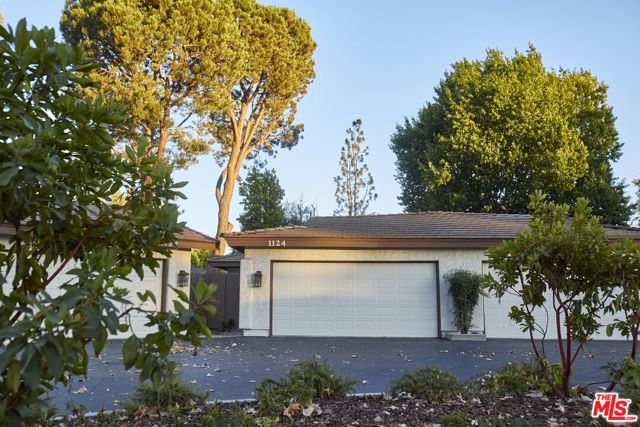 1124 Canterford Circle photo 2