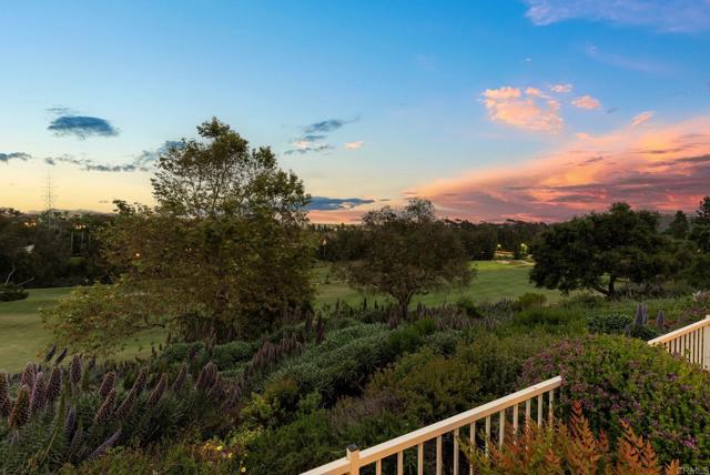 1636 Cormorant Drive, Carlsbad CA: https://media.crmls.org/mediaz/bf5e12ae-a927-4220-8835-6374c0e7dfed.jpg