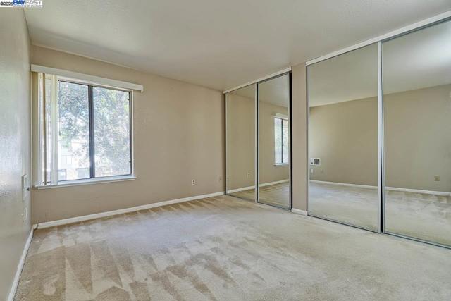 3300 Wolcott Cmn, Fremont CA: https://media.crmls.org/mediaz/bf5e66a0-2f27-40ff-a217-962799297ab5.jpg