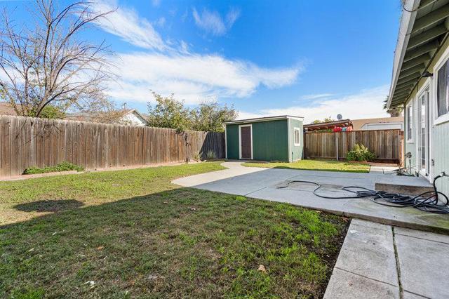 176 Laumer Avenue, San Jose CA: https://media.crmls.org/mediaz/bf5ea926-3cdc-4f4c-aa8b-c0a921f63178.jpg