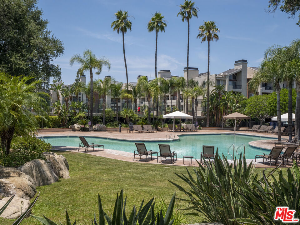 5515 Canoga Avenue #230