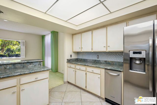 493 Desert Lakes Drive, Palm Springs CA: https://media.crmls.org/mediaz/bf609b90-e81b-4f0a-85eb-4f0fc6d8fca5.jpg