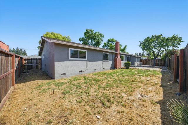 1693 Greentree Drive, Concord CA: https://media.crmls.org/mediaz/bf60a4ff-9942-49a2-af59-1bba21fa5126.jpg