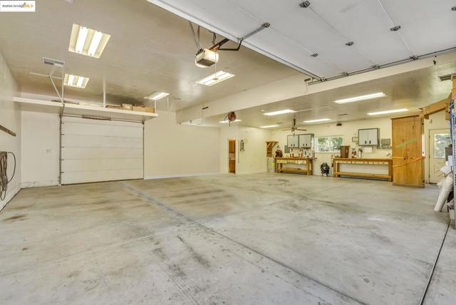 11081 BRENTWOOD BLVD., Brentwood CA: https://media.crmls.org/mediaz/bf614bf5-ed9c-4cd1-bd8e-26332142f7aa.jpg
