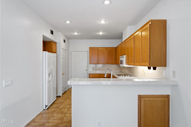 Detail Gallery Image 12 of 42 For 11805 San Tropez Pl, Moorpark,  CA 93021 - 3 Beds | 2/1 Baths