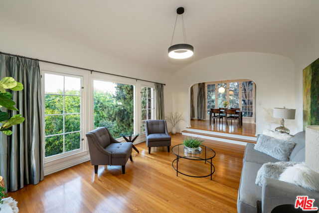 263 Lamont Drive, Los Angeles CA: https://media.crmls.org/mediaz/bf616455-42c6-456d-8583-a3eb97072e58.jpg