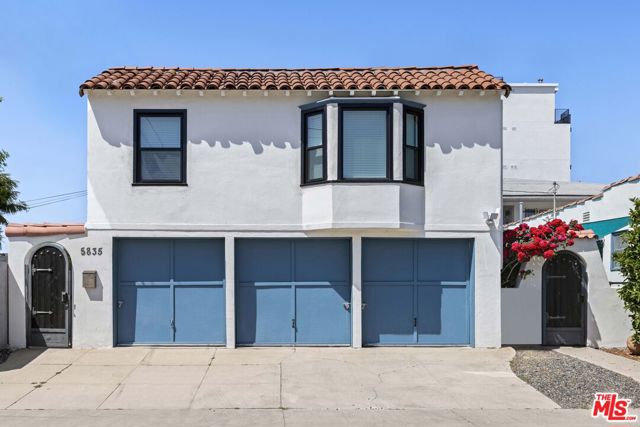 1569 S Orange Grove Avenue, Los Angeles CA: https://media.crmls.org/mediaz/bf6191e0-6f88-4aa0-adf5-9dfaf4aa0f38.jpg