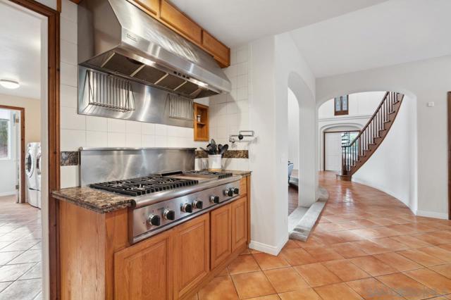 15091 Chemise Creek Rd, Ramona CA: https://media.crmls.org/mediaz/bf620759-90e8-4711-b165-5942c25f3b28.jpg