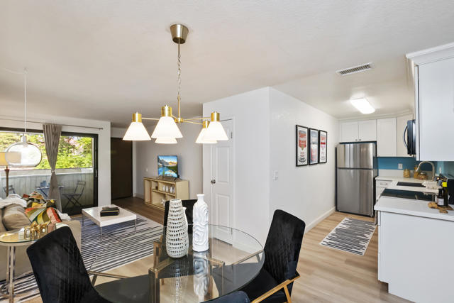 2822 N Auburn Court, Palm Springs CA: https://media.crmls.org/mediaz/bf622b95-93d7-4674-80a6-8815b3c4aab9.jpg