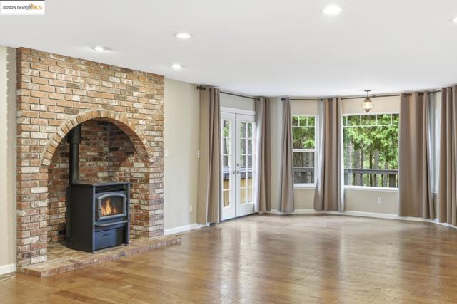 2136 Silver DR, Arnold CA: https://media.crmls.org/mediaz/bf625763-135d-4e94-9d55-ebc3c39448c0.jpg