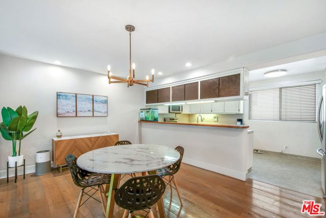 5326 Fairview Boulevard, Los Angeles CA: https://media.crmls.org/mediaz/bf62bfa1-5f85-4bb0-92b8-56853ade3147.jpg