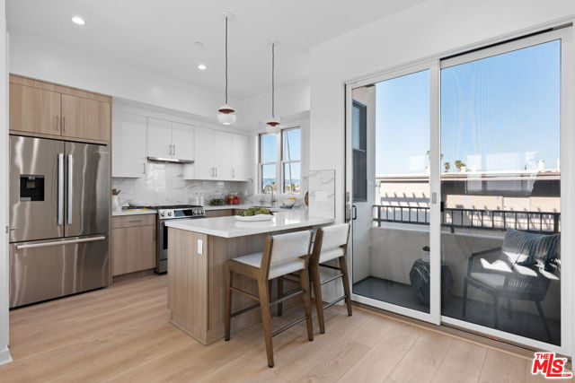 1248 S Bronson Avenue, Los Angeles CA: https://media.crmls.org/mediaz/bf631c62-8ec2-4d9e-80d1-6168d752531a.jpg