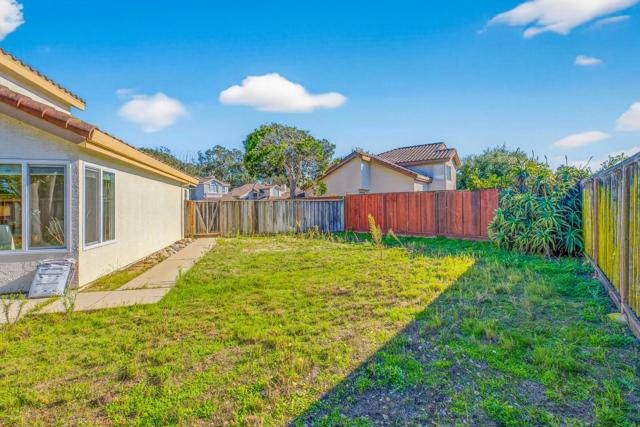 3245 Estrella Del Mar Way, Marina CA: https://media.crmls.org/mediaz/bf637015-b91e-4047-b46a-2b91085239e0.jpg