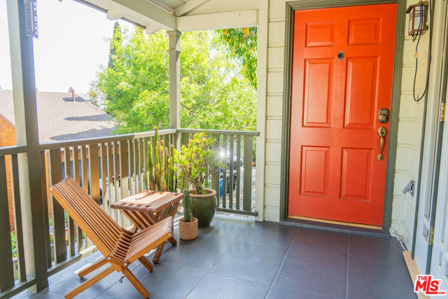 2434 Cazaux Place, Los Angeles CA: https://media.crmls.org/mediaz/bf63dfab-7600-4716-85fe-59e2232f8355.jpg