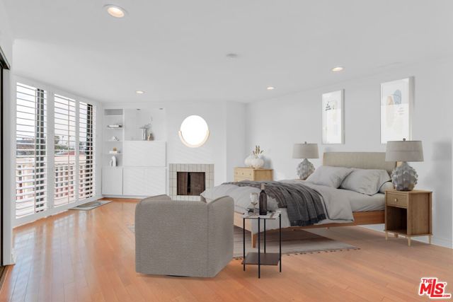 7301 Vista Del Mar, Playa del Rey CA: https://media.crmls.org/mediaz/bf642470-cefb-4d28-8f4c-cdce8cce767f.jpg