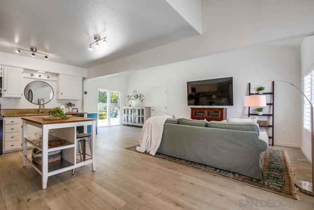 10518 Gabacho Dr, San Diego CA: https://media.crmls.org/mediaz/bf6462ae-9ac1-4eaa-bd10-0e1684a20efb.jpg