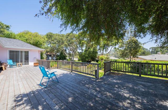 1171 Sylvan Place, Monterey CA: https://media.crmls.org/mediaz/bf649f0f-5401-4ced-a775-85177f4813b1.jpg