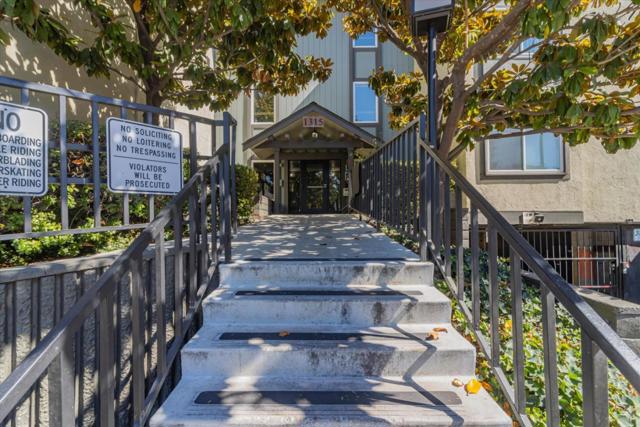 1315 A Street, Hayward CA: https://media.crmls.org/mediaz/bf657320-a160-4d4a-b864-210308f37592.jpg