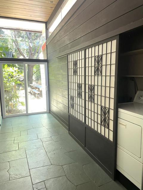 1245 Chula Vista Drive, Belmont CA: https://media.crmls.org/mediaz/bf66ce16-b1a3-41be-9f58-4e713dd7600b.jpg