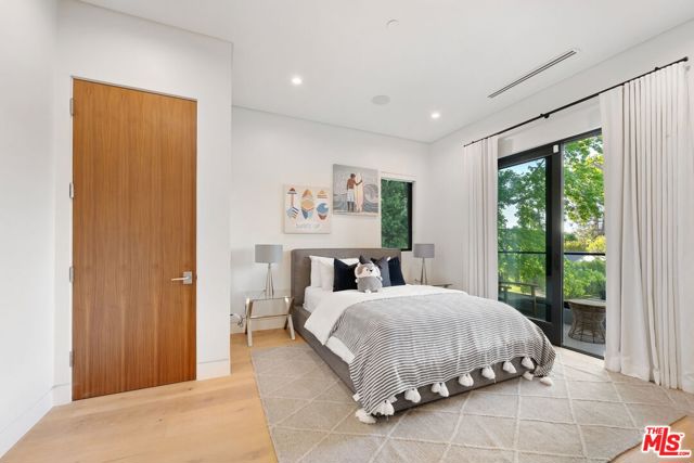 14812 Morrison Street, Sherman Oaks CA: https://media.crmls.org/mediaz/bf671bf7-ce5e-4199-b2ec-83bc928eda82.jpg
