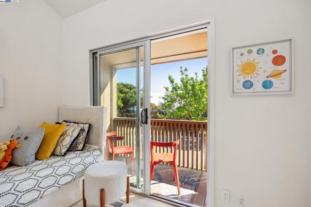 3362 Tonga Ln, Alameda CA: https://media.crmls.org/mediaz/bf67660f-59be-4c68-af54-0fd850ecac47.jpg