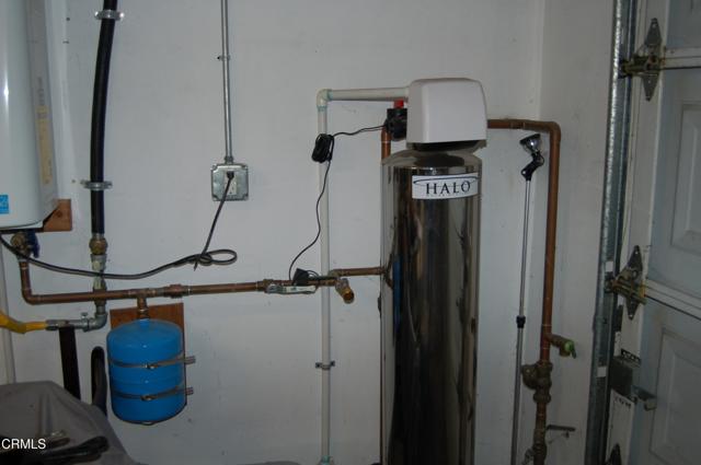 Detail Gallery Image 4 of 7 For 165 Courtyard Dr, Port Hueneme,  CA 93041 - 3 Beds | 2 Baths