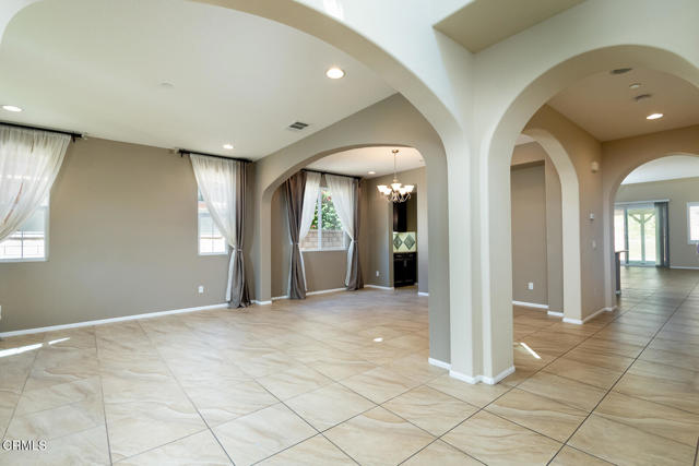 Detail Gallery Image 7 of 67 For 24863 Carbon Ln, Valencia,  CA 91354 - 4 Beds | 3/1 Baths