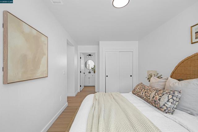 10060 Bernhardt Dr, Oakland CA: https://media.crmls.org/mediaz/bf68b2b0-1e14-4f6b-871c-4a42a8f6ffc8.jpg