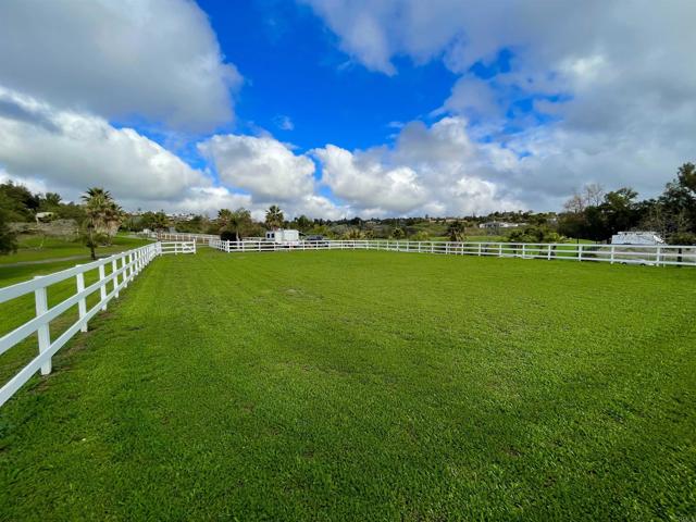 Detail Gallery Image 2 of 19 For 2357 via Monserate, Fallbrook,  CA 92084 - 3 Beds | 2 Baths
