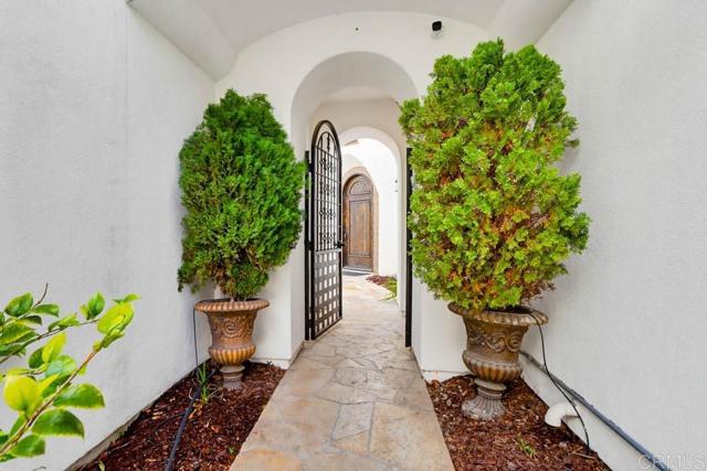 Detail Gallery Image 10 of 32 For 2932 Ranch Gate Rd, Chula Vista,  CA 91914 - 5 Beds | 5 Baths