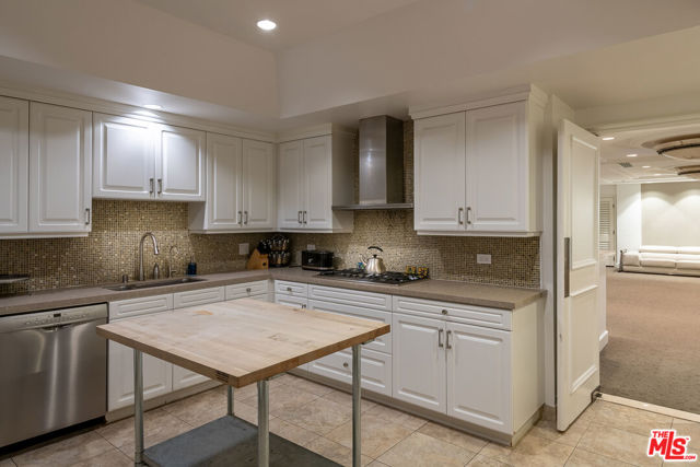 2 Bed Home for Sale in Santa Monica, California