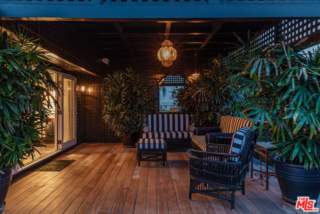 1612 Gilcrest Drive, Beverly Hills CA: https://media.crmls.org/mediaz/bf69d1d4-2dd7-47f7-bb8c-b561de5d1e99.jpg