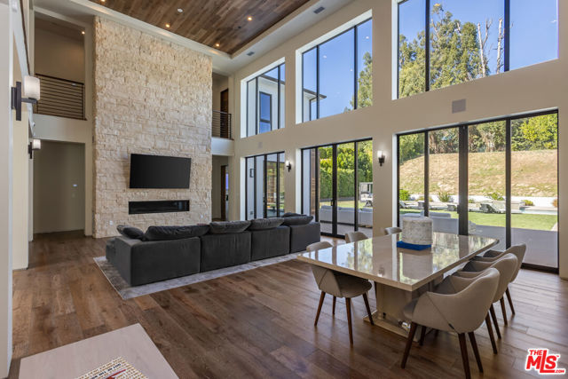 4607 Vanalden Avenue, Tarzana CA: https://media.crmls.org/mediaz/bf69f93f-d43b-46c1-b76d-f60afa4c1a5f.jpg